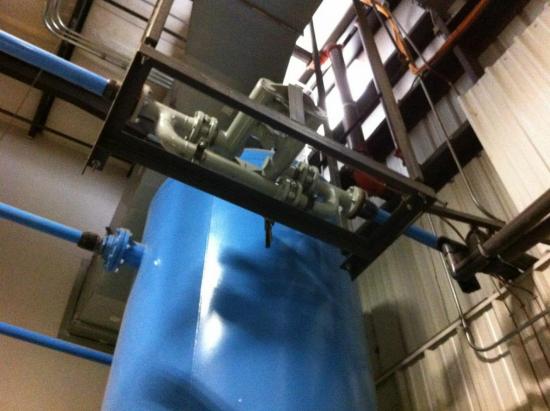 Pressure/flow controller regulating plant pressure to 85 psig