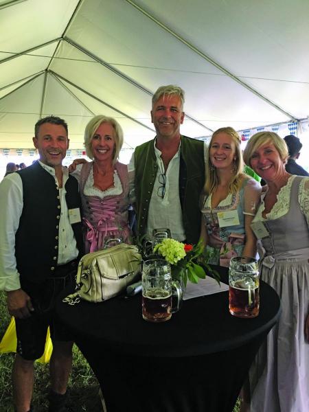 Tilo Fruth (BEKO), Janni Sims, Frank Mueller, Sophia and Ulli.