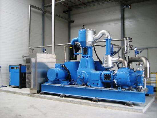 Three-stage, oil-free, water-cooled piston air compressor 